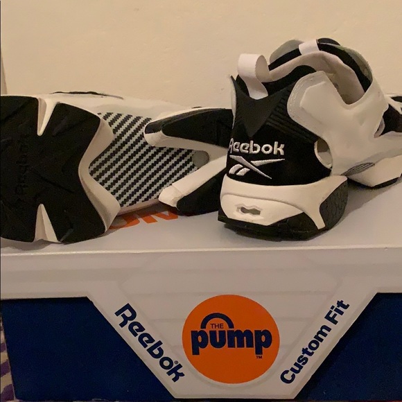 Reebok - Picture 2 of 2